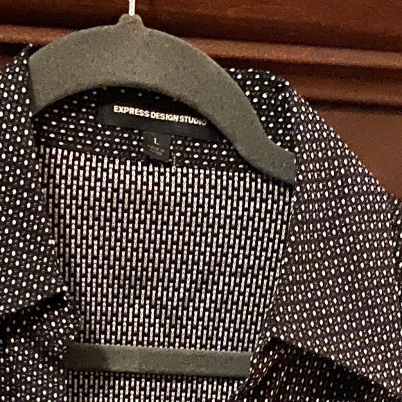 Super Cute Express button down - Picture 3 of 3